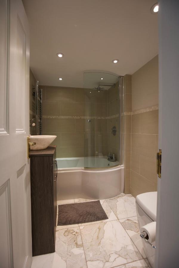 Large 2 Beds Flat Overlooking Clapham Common Park London Ngoại thất bức ảnh